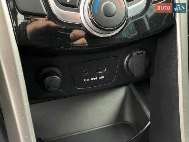 Хендай i30 2013 в Киеве на Automoto.ua Белый Хендай i30, объемом двигателя 1.4 л и пробегом 198 тыс. км за 6690 $, фото 25 на Automoto.ua