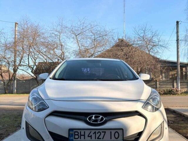 Белый Хендай i30, объемом двигателя 1.4 л и пробегом 180 тыс. км за 7500 $, фото 2 на Automoto.ua