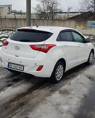 Білий Хендай i30, об'ємом двигуна 1.59 л та пробігом 140 тис. км за 10800 $, фото 4 на Automoto.ua