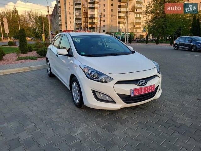 Белый Хендай i30, объемом двигателя 1.4 л и пробегом 191 тыс. км за 8700 $, фото 1 на Automoto.ua