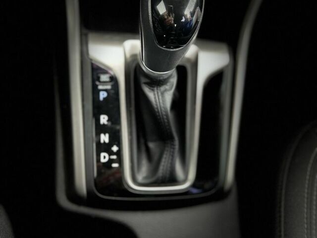 Білий Хендай i30, об'ємом двигуна 2 л та пробігом 135 тис. км за 9800 $, фото 4 на Automoto.ua