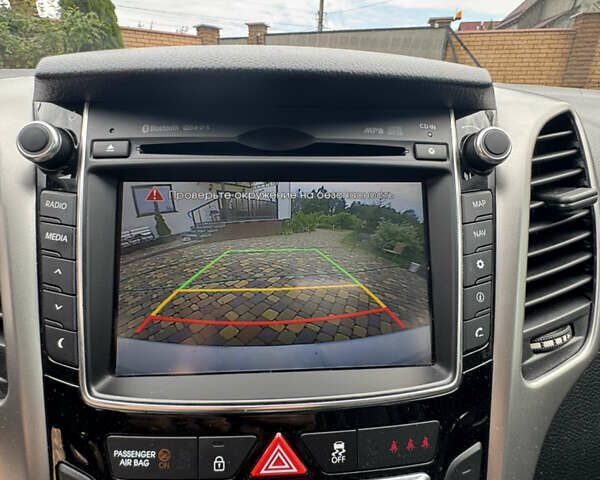 Белый Хендай i30, объемом двигателя 1.6 л и пробегом 108 тыс. км за 14200 $, фото 25 на Automoto.ua