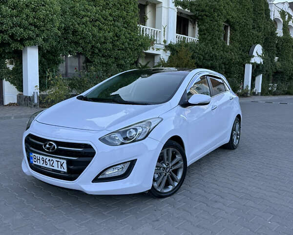 Білий Хендай i30, об'ємом двигуна 1.58 л та пробігом 125 тис. км за 12000 $, фото 1 на Automoto.ua