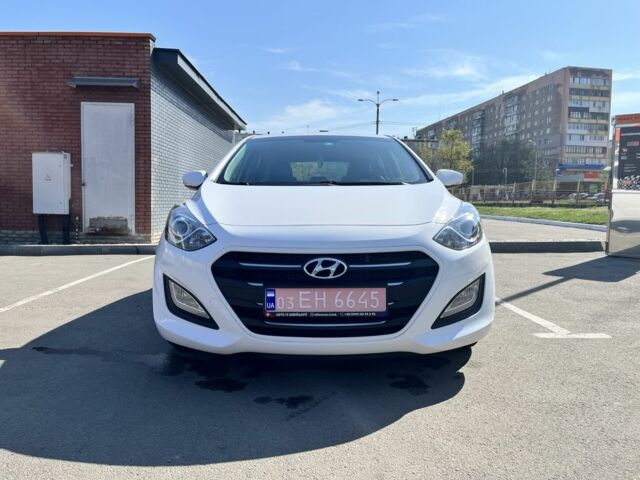 Белый Хендай i30, объемом двигателя 1.6 л и пробегом 131 тыс. км за 12500 $, фото 9 на Automoto.ua