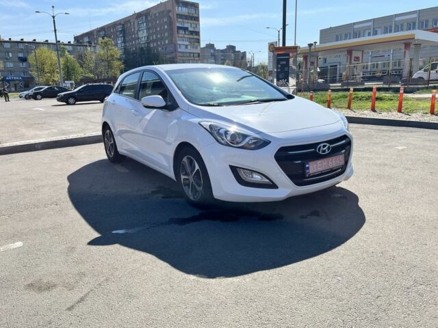 Белый Хендай i30, объемом двигателя 1.6 л и пробегом 131 тыс. км за 12500 $, фото 8 на Automoto.ua