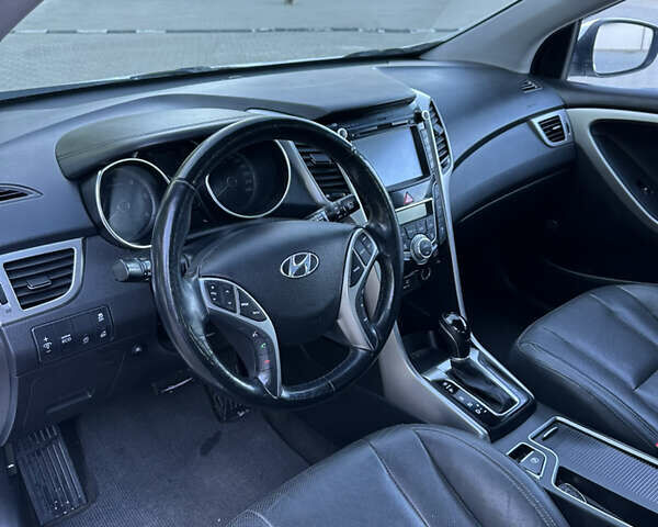 Белый Хендай i30, объемом двигателя 1.59 л и пробегом 125 тыс. км за 13800 $, фото 5 на Automoto.ua