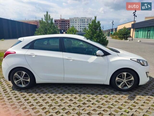 Белый Хендай i30, объемом двигателя 1.58 л и пробегом 219 тыс. км за 8500 $, фото 6 на Automoto.ua