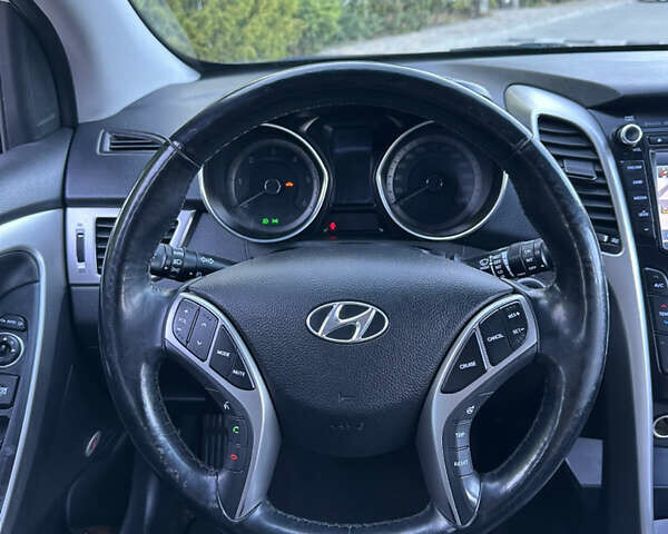 Білий Хендай i30, об'ємом двигуна 1.58 л та пробігом 125 тис. км за 12000 $, фото 19 на Automoto.ua