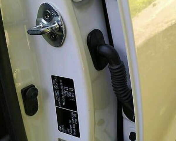 Білий Хендай i30, об'ємом двигуна 1.59 л та пробігом 158 тис. км за 12400 $, фото 22 на Automoto.ua