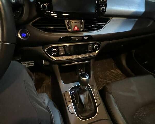 Білий Хендай i30, об'ємом двигуна 1.35 л та пробігом 88 тис. км за 13000 $, фото 20 на Automoto.ua