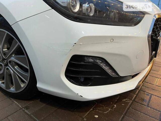 Білий Хендай i30, об'ємом двигуна 1.35 л та пробігом 88 тис. км за 13000 $, фото 9 на Automoto.ua