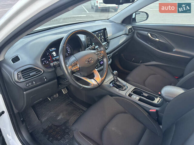 Белый Хендай i30, объемом двигателя 1.59 л и пробегом 72 тыс. км за 16000 $, фото 15 на Automoto.ua