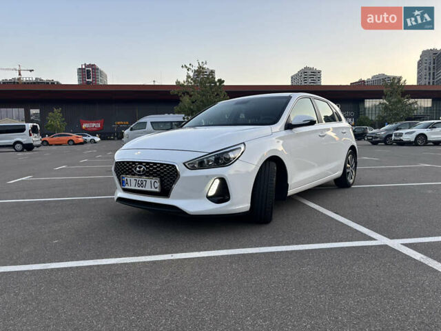 Белый Хендай i30, объемом двигателя 1.59 л и пробегом 72 тыс. км за 16000 $, фото 1 на Automoto.ua