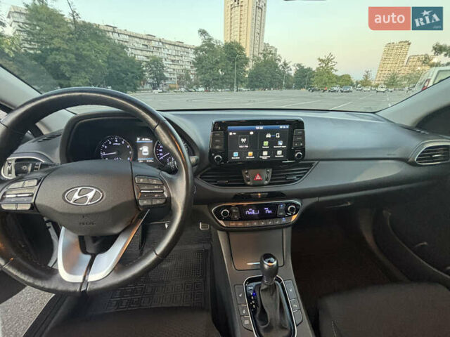 Белый Хендай i30, объемом двигателя 1.59 л и пробегом 72 тыс. км за 16000 $, фото 17 на Automoto.ua