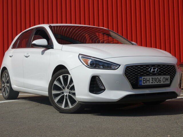 Білий Хендай i30, об'ємом двигуна 2 л та пробігом 50 тис. км за 14700 $, фото 1 на Automoto.ua
