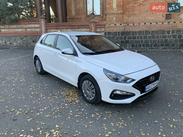 Белый Хендай i30, объемом двигателя 1.5 л и пробегом 70 тыс. км за 13800 $, фото 1 на Automoto.ua