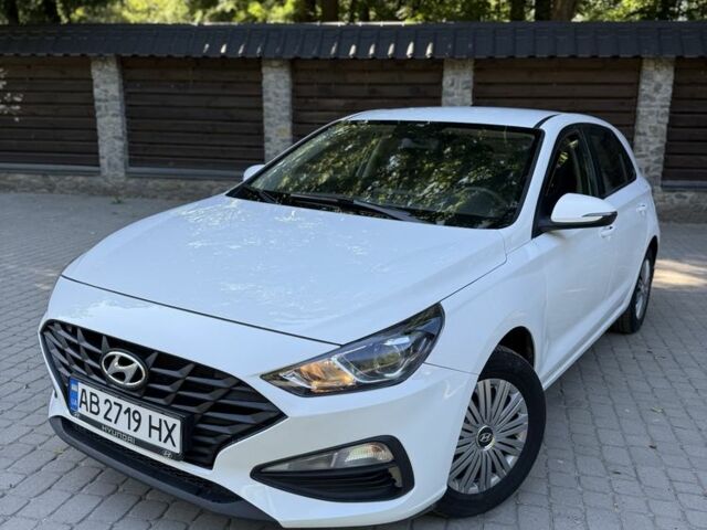 Белый Хендай i30, объемом двигателя 1.5 л и пробегом 68 тыс. км за 12999 $, фото 2 на Automoto.ua