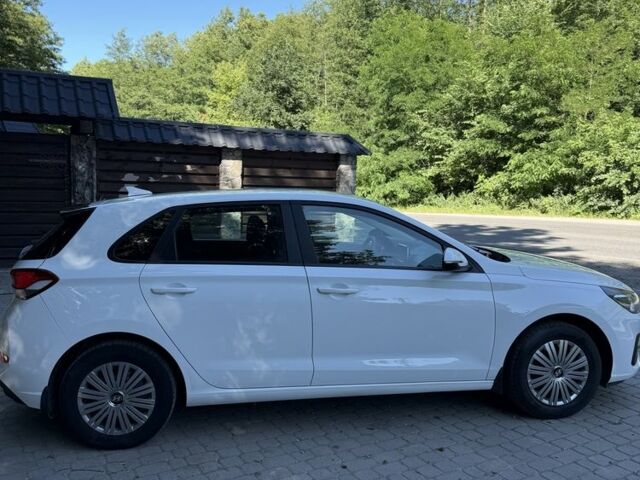 Белый Хендай i30, объемом двигателя 1.5 л и пробегом 68 тыс. км за 12999 $, фото 9 на Automoto.ua
