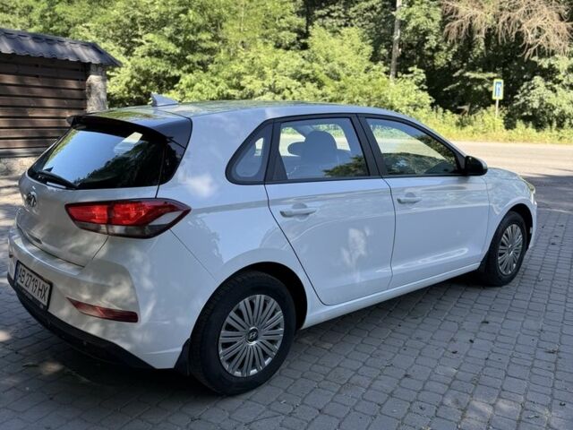 Белый Хендай i30, объемом двигателя 1.5 л и пробегом 68 тыс. км за 12999 $, фото 10 на Automoto.ua