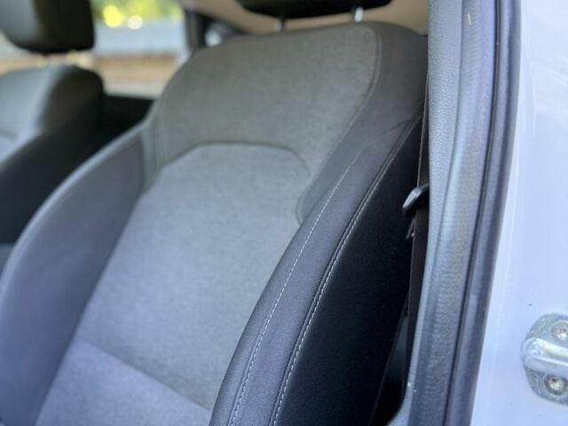 Белый Хендай i30, объемом двигателя 1.5 л и пробегом 68 тыс. км за 12999 $, фото 16 на Automoto.ua