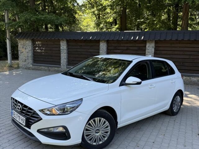 Белый Хендай i30, объемом двигателя 1.5 л и пробегом 68 тыс. км за 12999 $, фото 5 на Automoto.ua