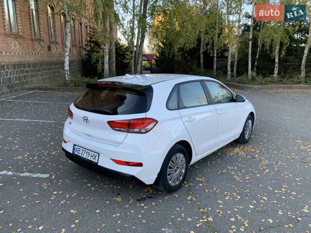 Белый Хендай i30, объемом двигателя 1.5 л и пробегом 70 тыс. км за 13800 $, фото 6 на Automoto.ua