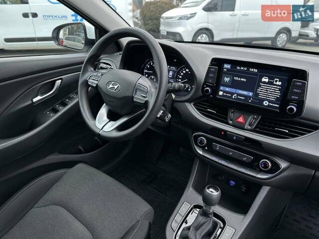 Белый Хендай i30, объемом двигателя 1.5 л и пробегом 56 тыс. км за 16843 $, фото 22 на Automoto.ua