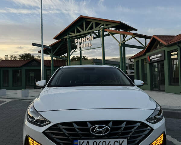 Белый Хендай i30, объемом двигателя 1.5 л и пробегом 44 тыс. км за 17400 $, фото 3 на Automoto.ua