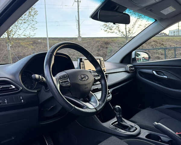 Білий Хендай i30, об'ємом двигуна 1.5 л та пробігом 42 тис. км за 17500 $, фото 5 на Automoto.ua