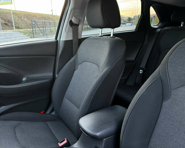 Белый Хендай i30, объемом двигателя 1.5 л и пробегом 44 тыс. км за 17400 $, фото 11 на Automoto.ua