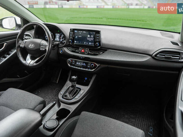 Белый Хендай i30, объемом двигателя 1.5 л и пробегом 74 тыс. км за 18500 $, фото 47 на Automoto.ua