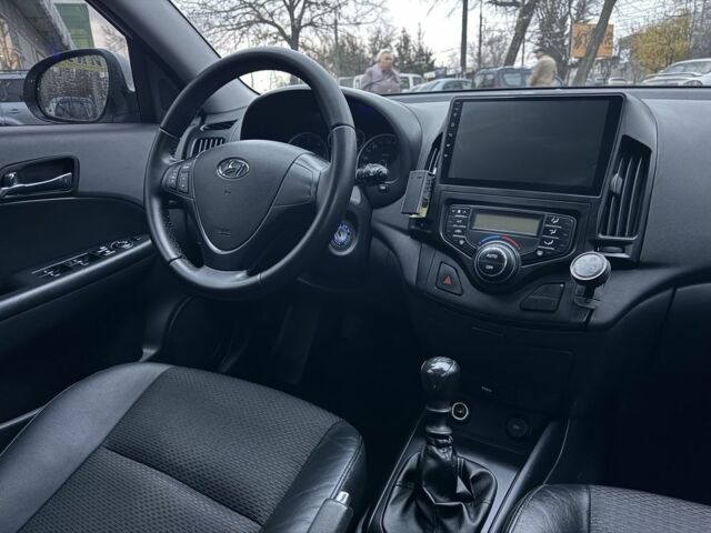 Белый Хендай i30, объемом двигателя 1.6 л и пробегом 194 тыс. км за 5999 $, фото 13 на Automoto.ua