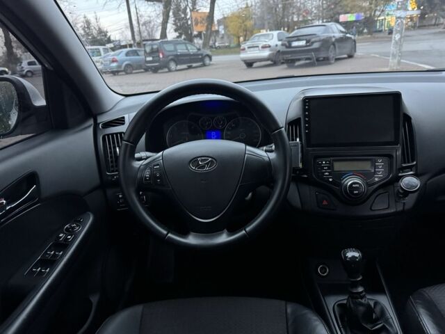 Белый Хендай i30, объемом двигателя 1.6 л и пробегом 194 тыс. км за 5999 $, фото 14 на Automoto.ua