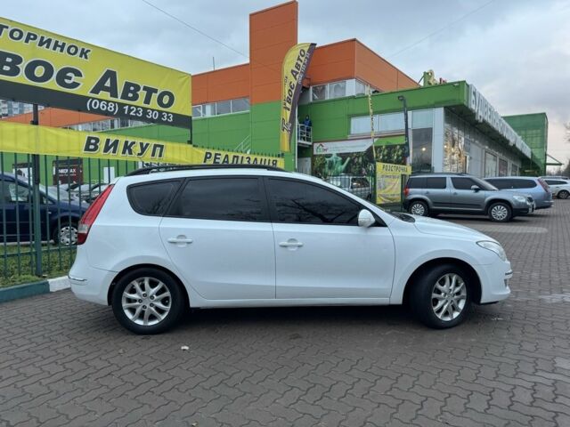 Белый Хендай i30, объемом двигателя 1.6 л и пробегом 194 тыс. км за 5999 $, фото 7 на Automoto.ua
