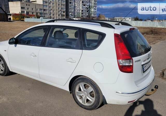 Белый Хендай i30, объемом двигателя 1.6 л и пробегом 195 тыс. км за 6800 $, фото 1 на Automoto.ua