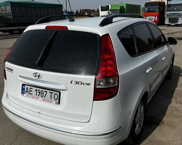 Хендай i30 2008 в Днепре (Днепропетровске) на Automoto.ua Белый Хендай i30, объемом двигателя 1.59 л и пробегом 350 тыс. км за 4999 $, фото 1 на Automoto.ua
