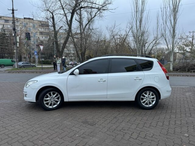 Белый Хендай i30, объемом двигателя 1.6 л и пробегом 194 тыс. км за 5999 $, фото 3 на Automoto.ua