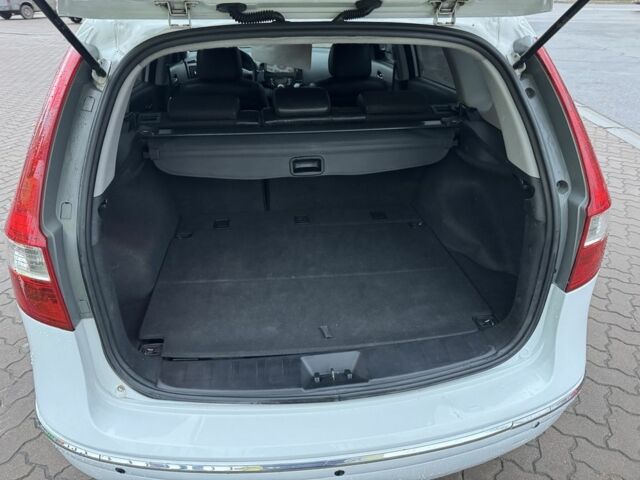 Белый Хендай i30, объемом двигателя 1.6 л и пробегом 194 тыс. км за 5999 $, фото 16 на Automoto.ua