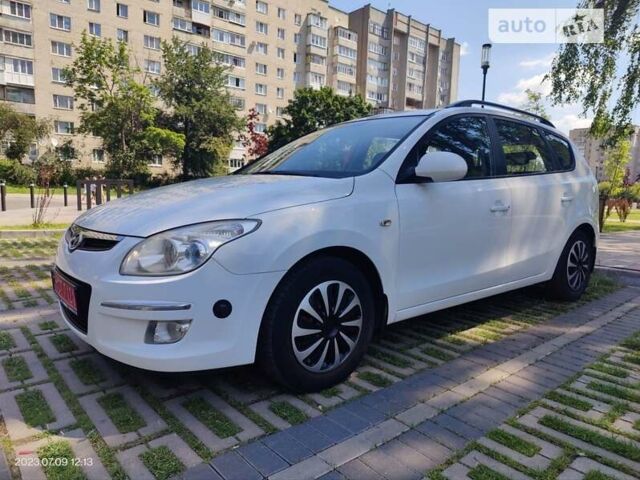 Белый Хендай i30, объемом двигателя 1.6 л и пробегом 180 тыс. км за 7900 $, фото 1 на Automoto.ua