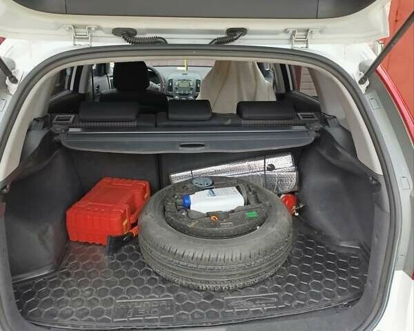 Белый Хендай i30, объемом двигателя 1.6 л и пробегом 155 тыс. км за 6500 $, фото 10 на Automoto.ua