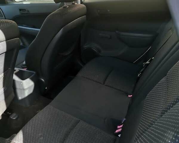 Белый Хендай i30, объемом двигателя 1.6 л и пробегом 250 тыс. км за 5600 $, фото 4 на Automoto.ua
