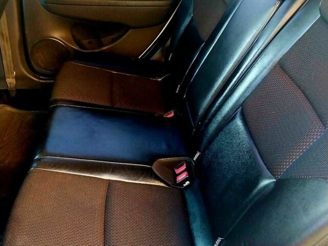 Белый Хендай i30, объемом двигателя 1.6 л и пробегом 250 тыс. км за 6400 $, фото 2 на Automoto.ua