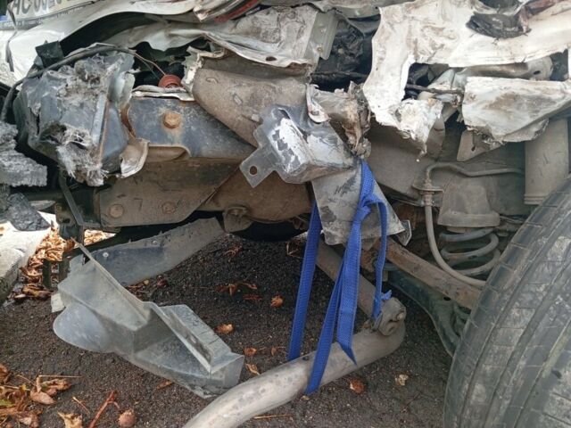 Белый Хендай i30, объемом двигателя 1.6 л и пробегом 330 тыс. км за 3500 $, фото 4 на Automoto.ua