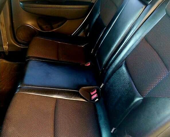 Білий Хендай i30, об'ємом двигуна 1.6 л та пробігом 250 тис. км за 6400 $, фото 3 на Automoto.ua