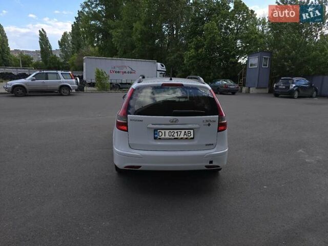 Белый Хендай i30, объемом двигателя 1.6 л и пробегом 270 тыс. км за 5850 $, фото 13 на Automoto.ua