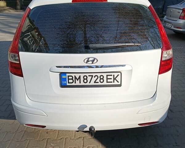 Білий Хендай i30, об'ємом двигуна 1.4 л та пробігом 220 тис. км за 7000 $, фото 3 на Automoto.ua
