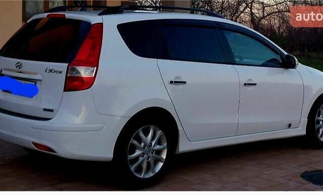 Білий Хендай i30, об'ємом двигуна 1.6 л та пробігом 250 тис. км за 6400 $, фото 2 на Automoto.ua