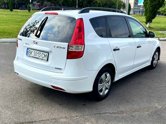 Білий Хендай i30, об'ємом двигуна 1.6 л та пробігом 280 тис. км за 6500 $, фото 1 на Automoto.ua