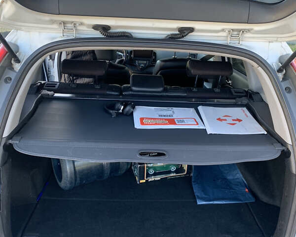 Білий Хендай i30, об'ємом двигуна 1.58 л та пробігом 208 тис. км за 8200 $, фото 14 на Automoto.ua