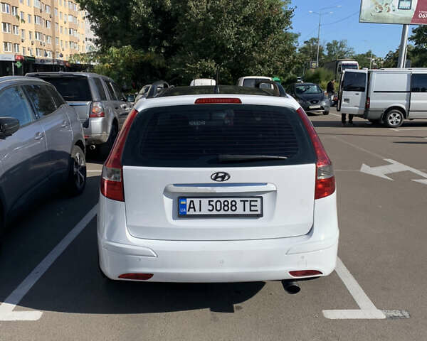 Білий Хендай i30, об'ємом двигуна 1.58 л та пробігом 208 тис. км за 8200 $, фото 5 на Automoto.ua